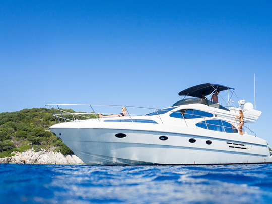 Rio Frio Charter Yacht