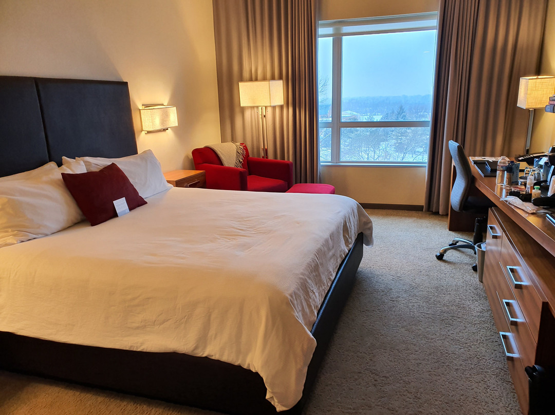 I Hotel and Illinois Conference Center主图