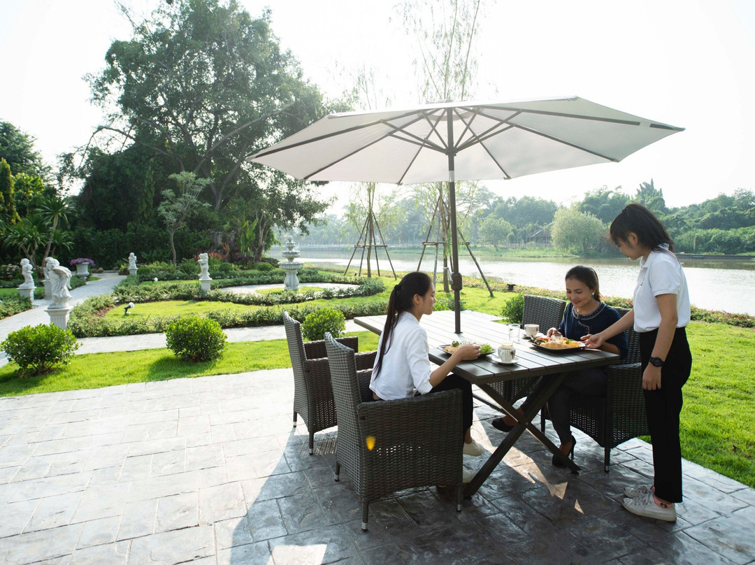 Nantra Chiangmai Riverfront Hotel主图