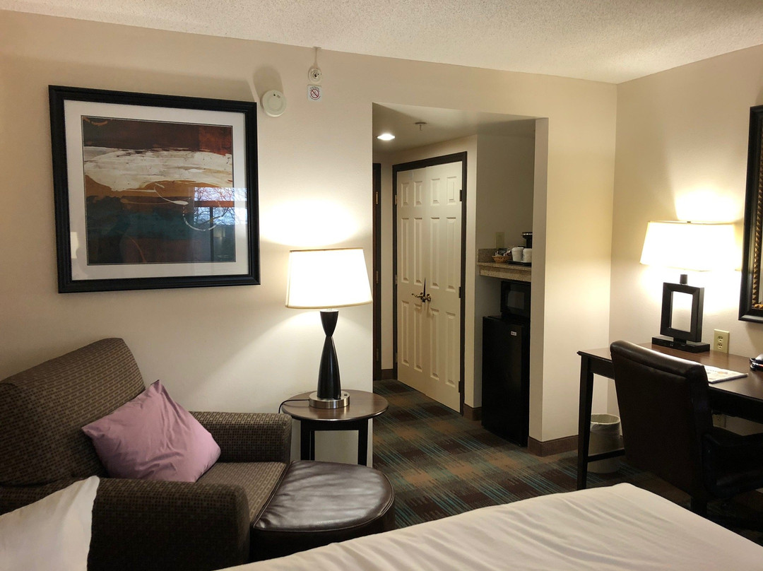 Wingate By Wyndham Charlotte Airport I-85/I-485主图