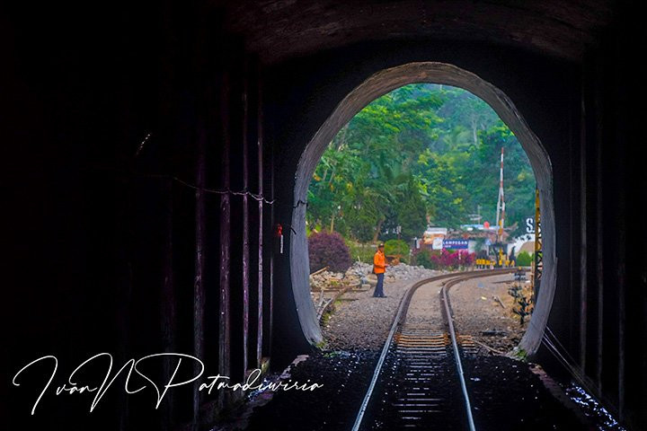 Lampegan Tunnel景点图片