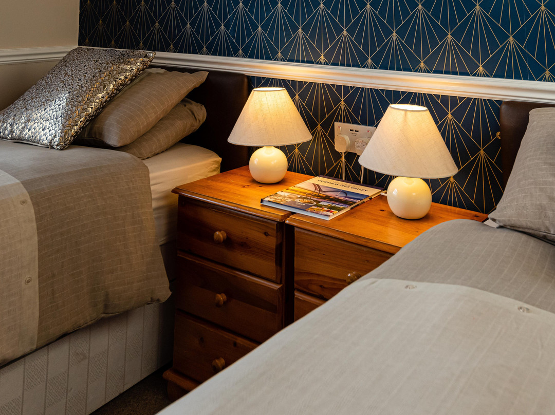 Aarondale Guest House主图