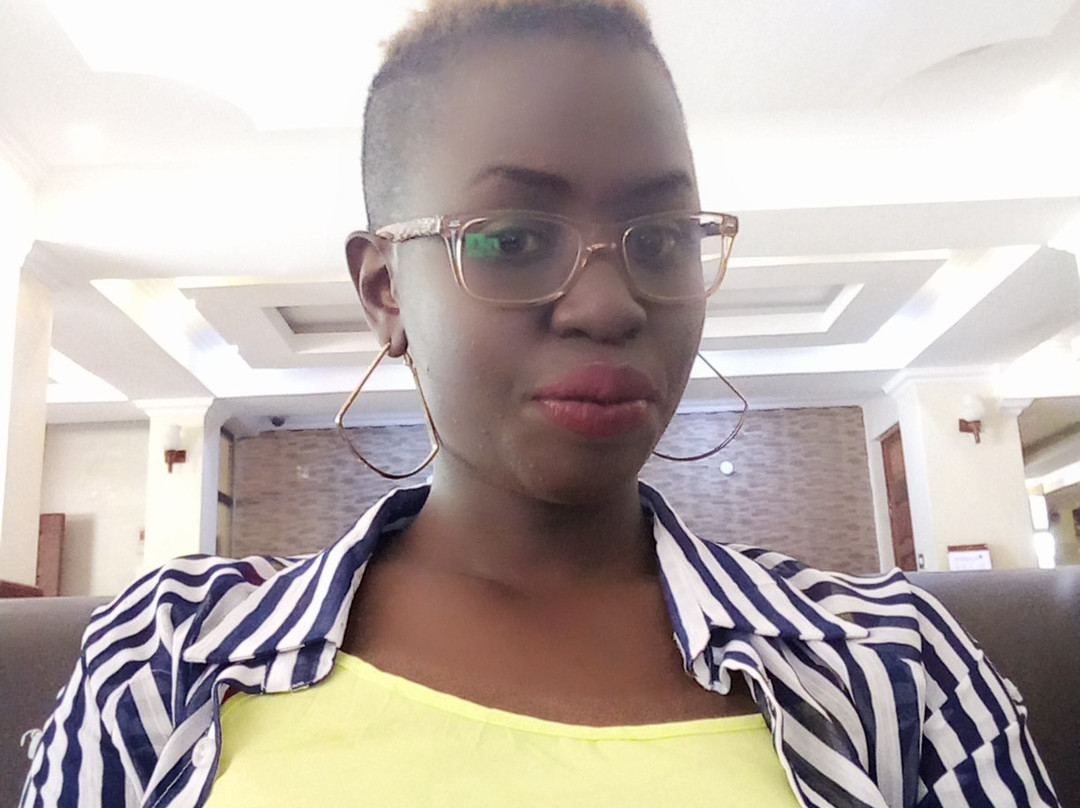 Pinecone Hotel主图