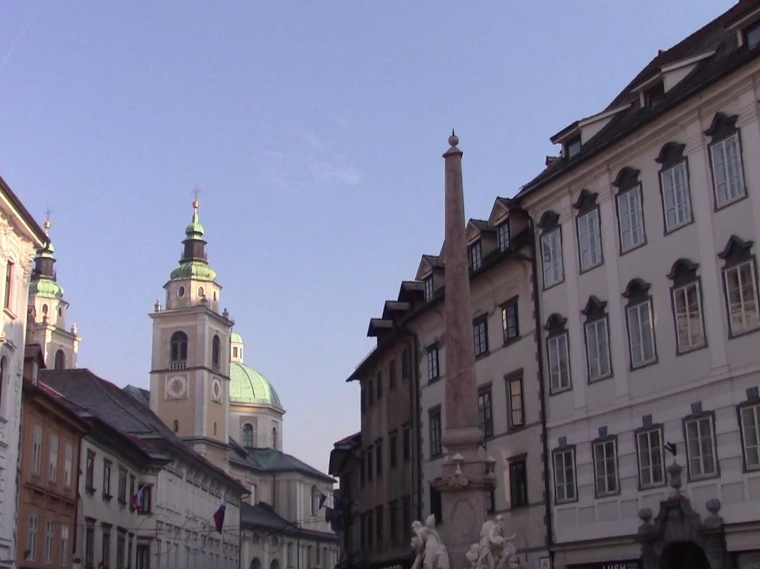 Fountain of Three Carniolan Rivers (Vodnjak treh kranjskih rek)-卢布尔雅那必去景点