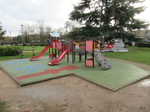 Parc Alexandre Boucher-Vaujours必去景点