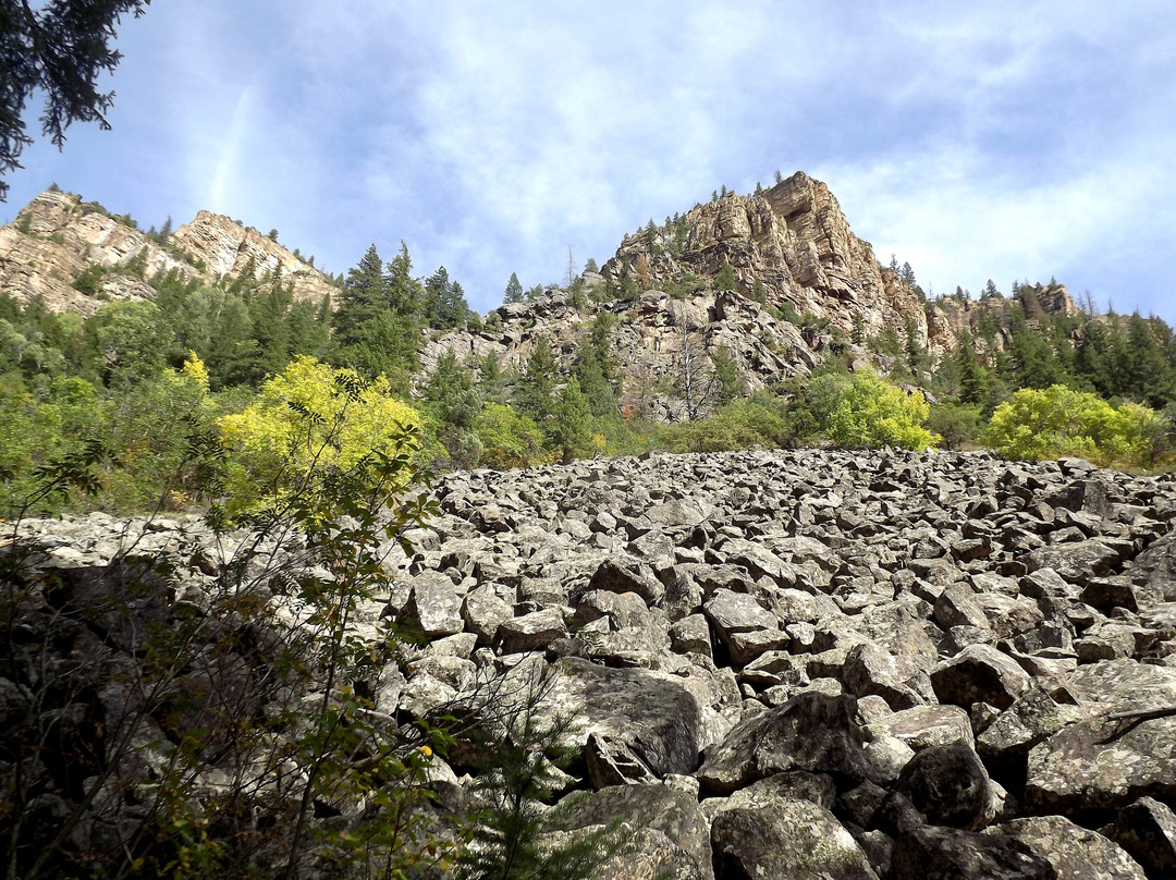 Grizzly Creek Trail-格伦伍德温泉必去景点
