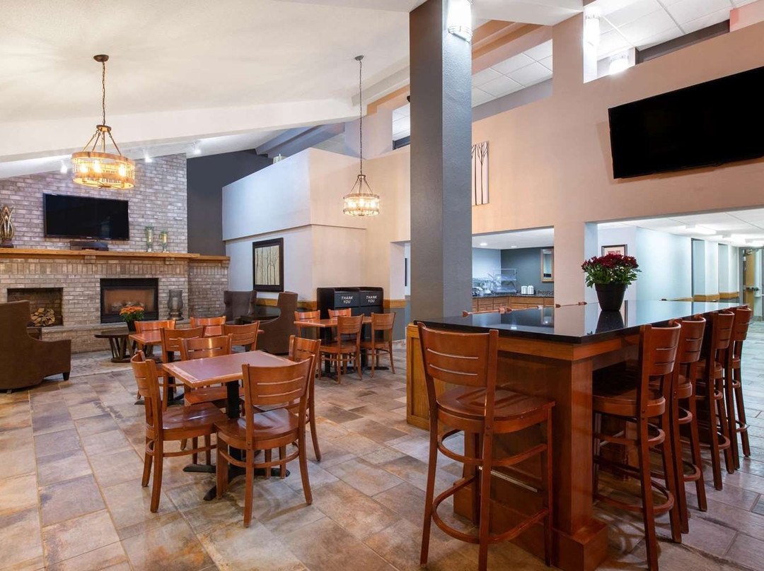 苹果谷阿美瑞辛套房酒店主图