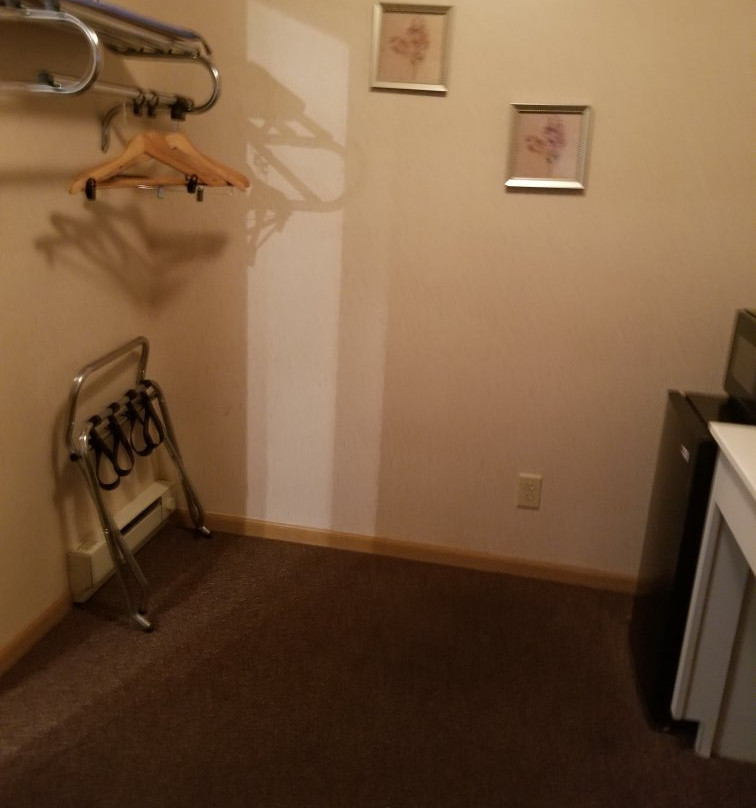 Colonial Manor Motel主图