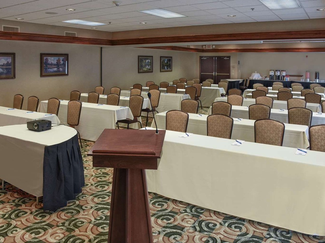 Hampton Inn & Suites Youngstown-Canfield主图