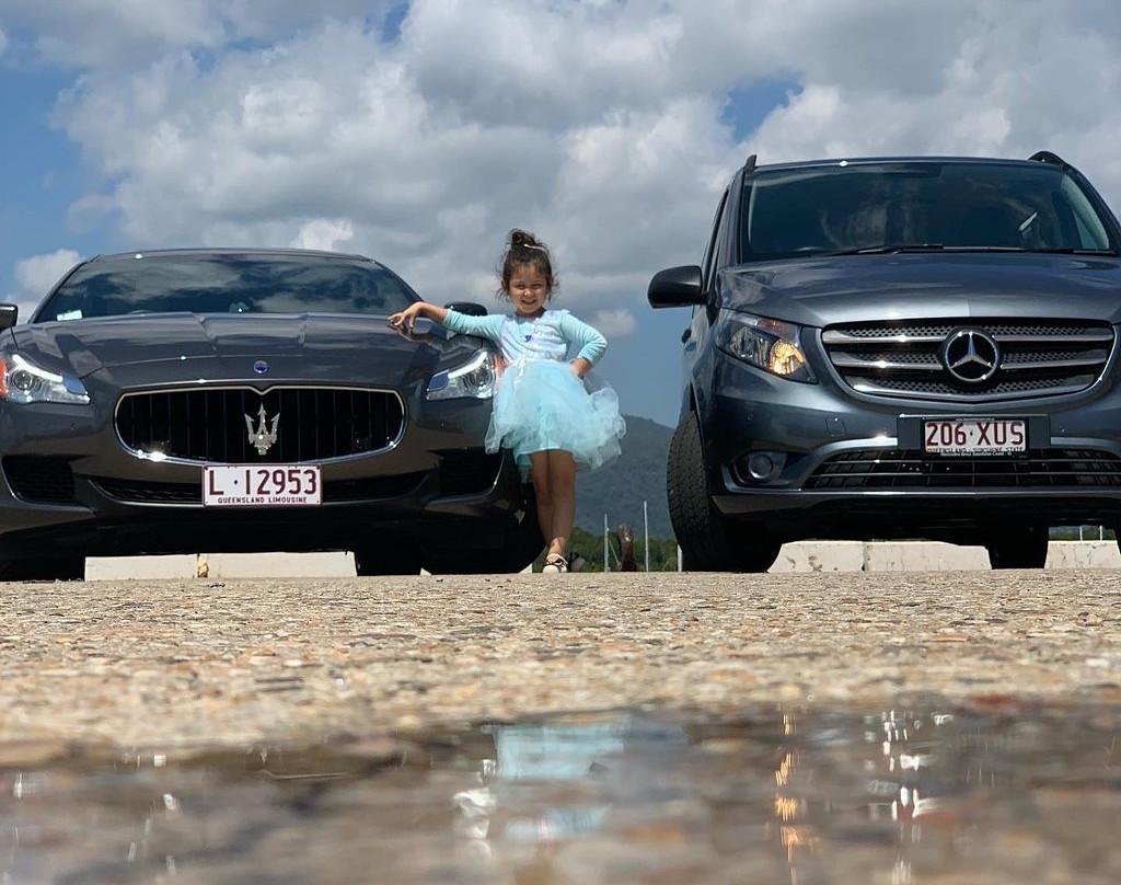 Dragon Tours and Limousines景点图片