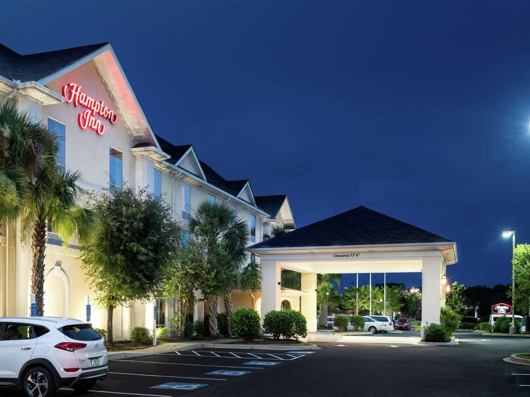 莫拉莱斯水湾希尔顿恒庭酒店主图