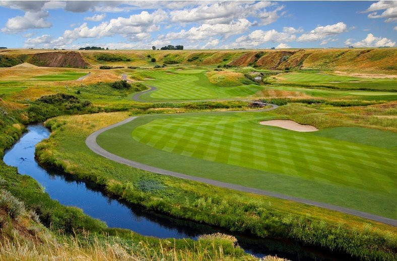 Desert Blume Golf Club-梅迪辛哈特必去景点