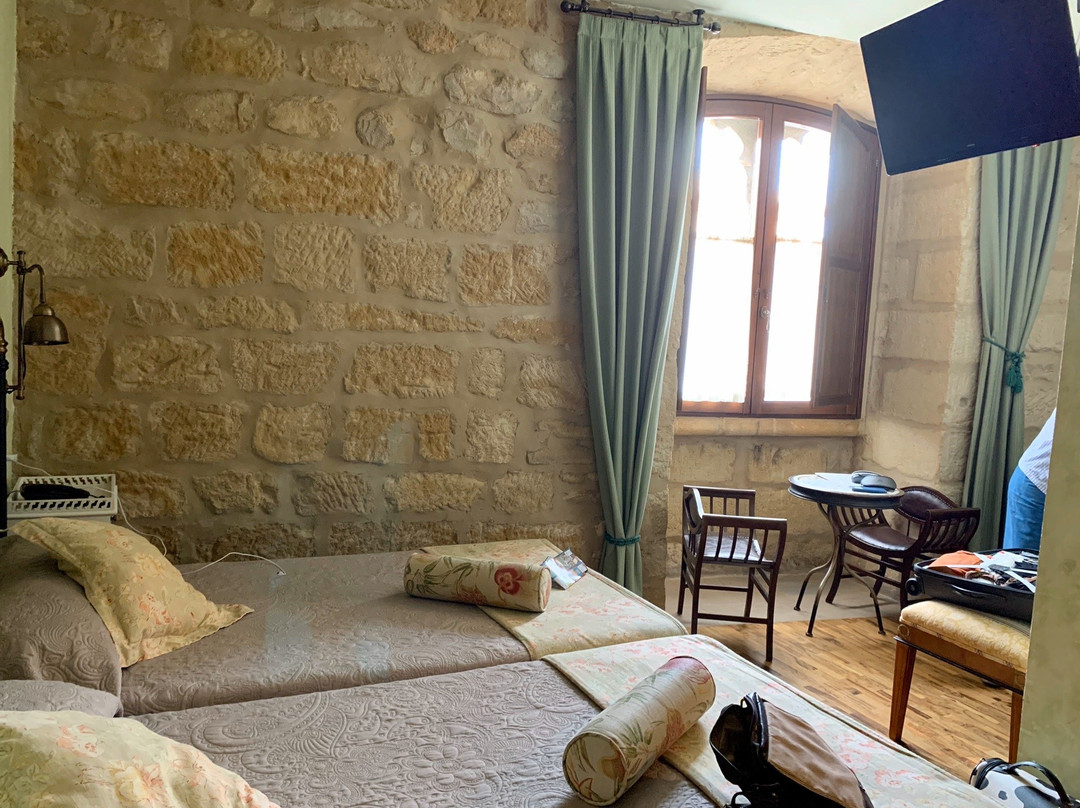 萨尔希多皇宫酒店主图