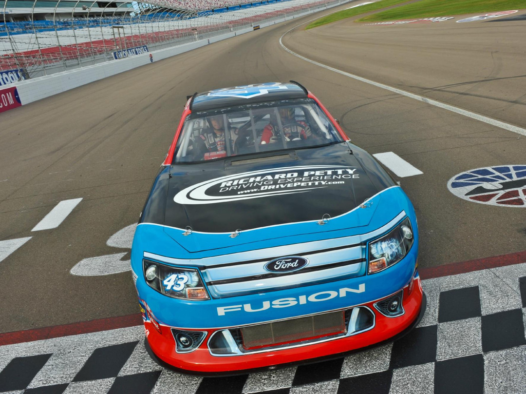 Richard Petty Driving Experience-堪萨斯城必去景点