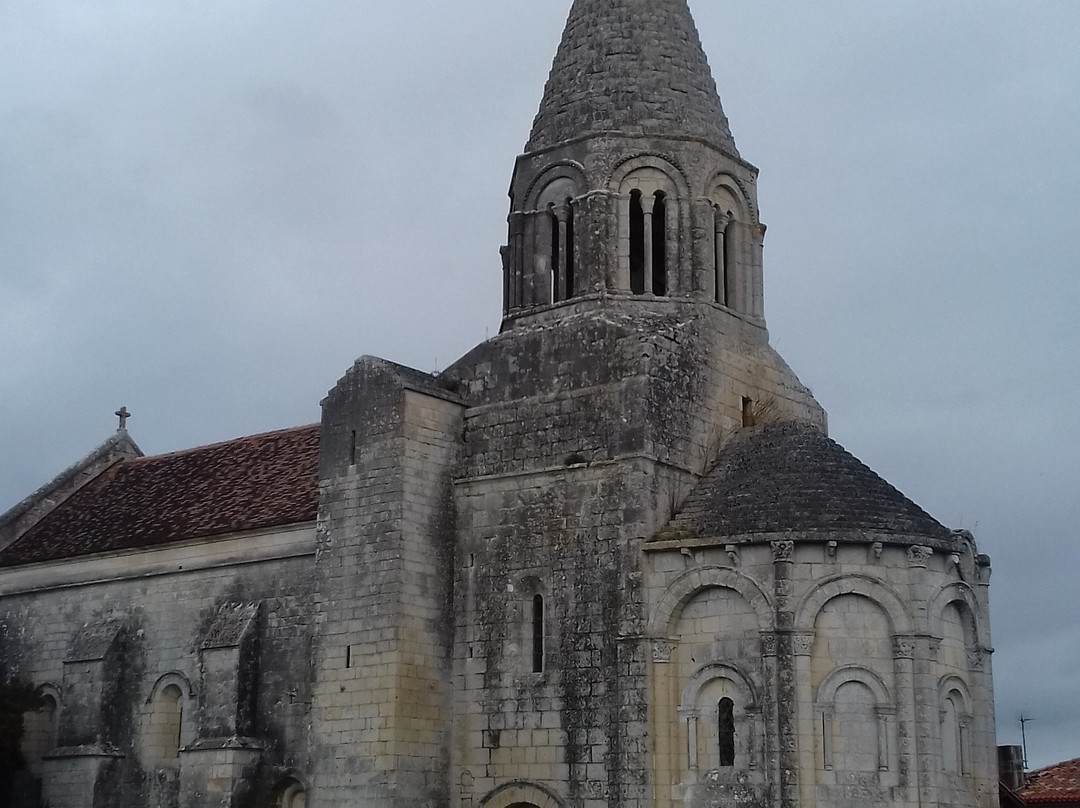 Saint-Cybard Church景点图片