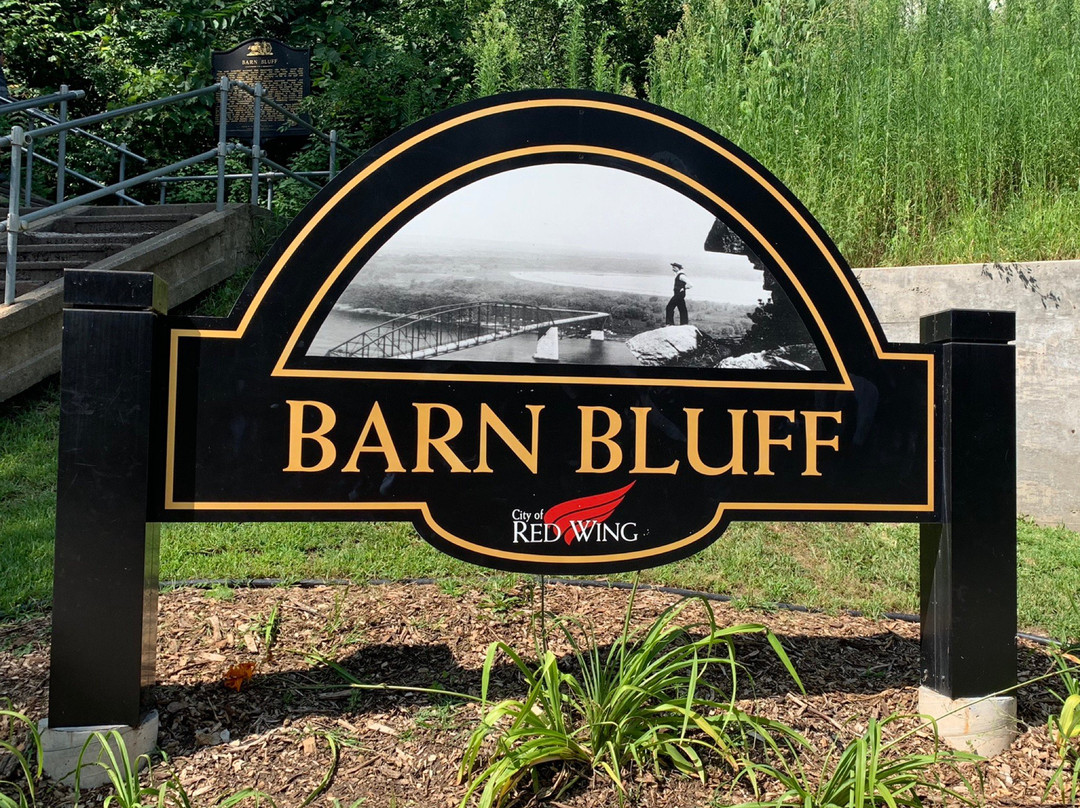 Barn Bluff景点图片