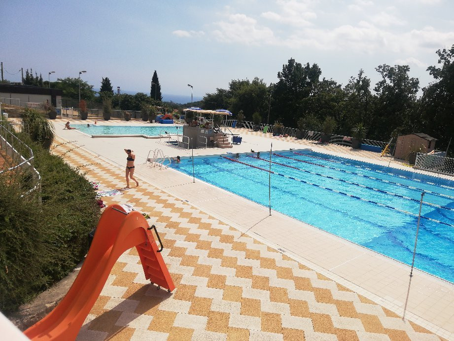 Piscine Jean Maret-旺斯必去景点