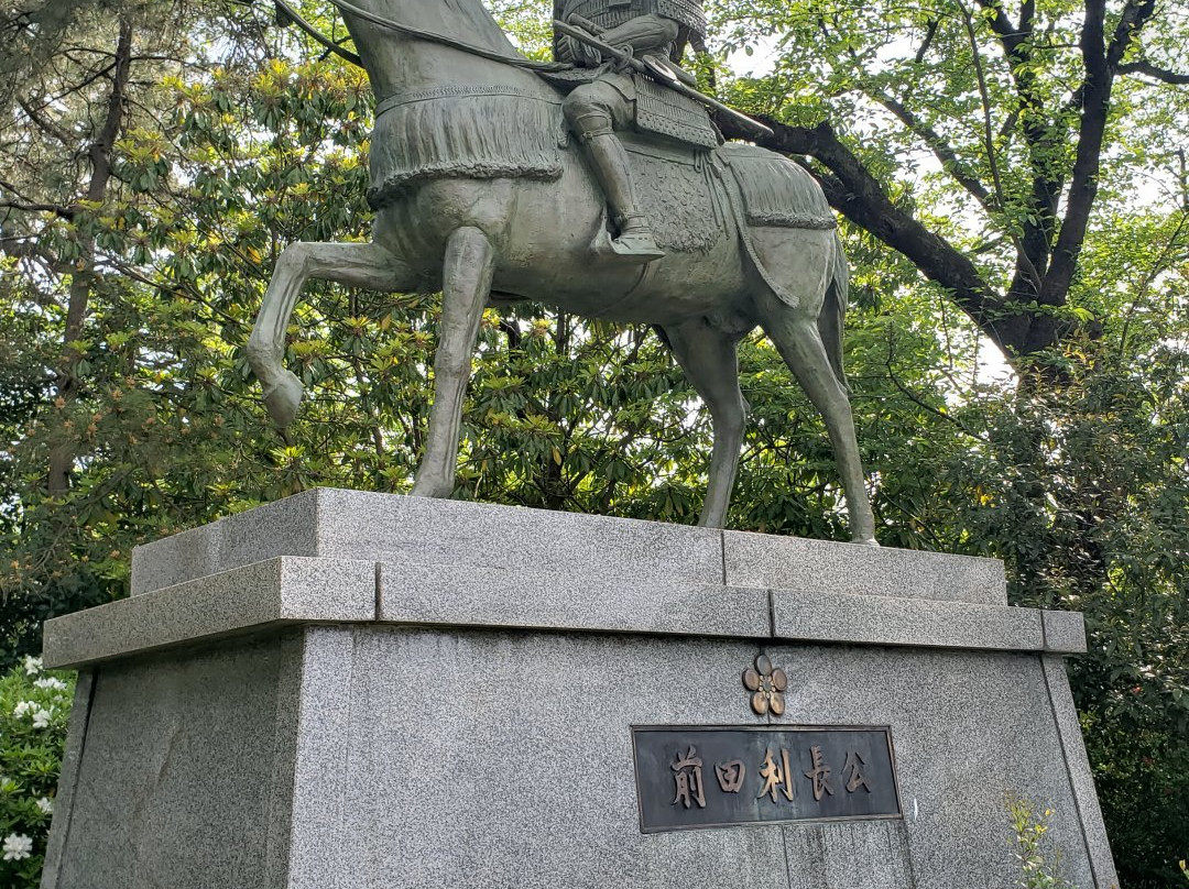 Maeda Toshinaga Statue-高冈市必去景点
