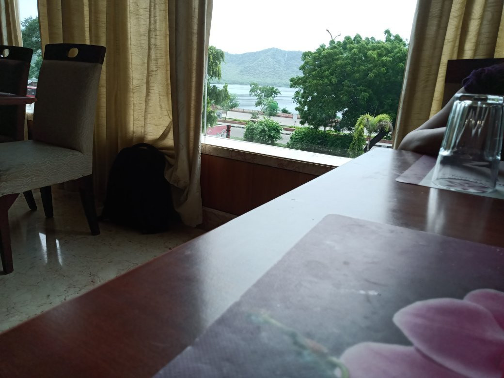 里根塔酒店及会议中心主图