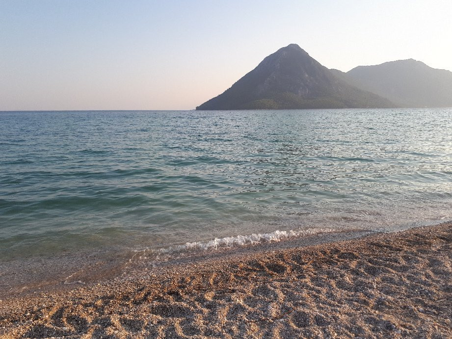 Paliovarka Beach景点图片