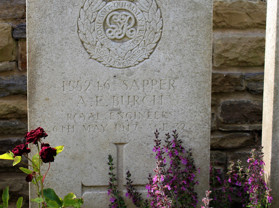 Beaulencourt British Cemetery景点图片