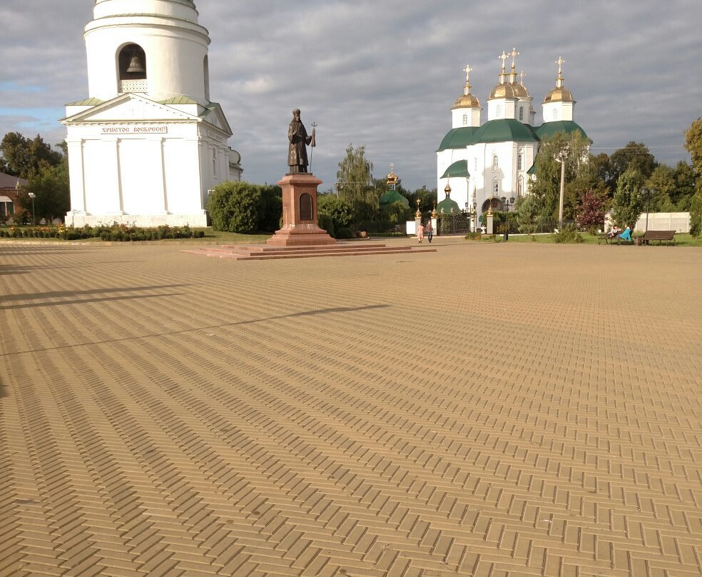 Monument to Ioasaf Belgorodskiy-Pryluky必去景点