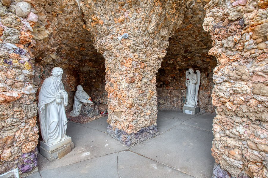 Grotto of the Redemption景点图片