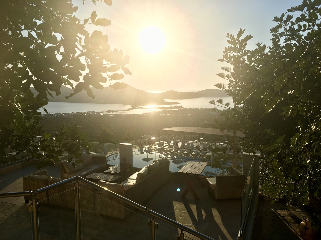 Limnes酒店住宿-艾隆达居住酒店