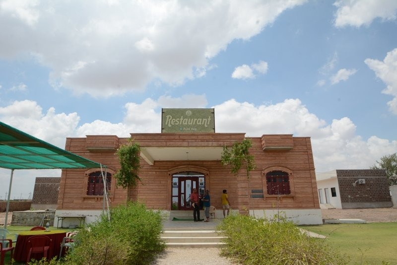 Highway Konig Hotel N Restaurant主图