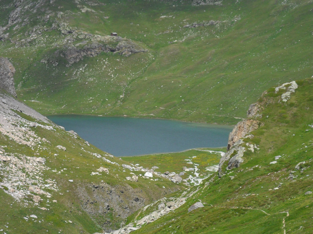 Refuge Entre le lac
