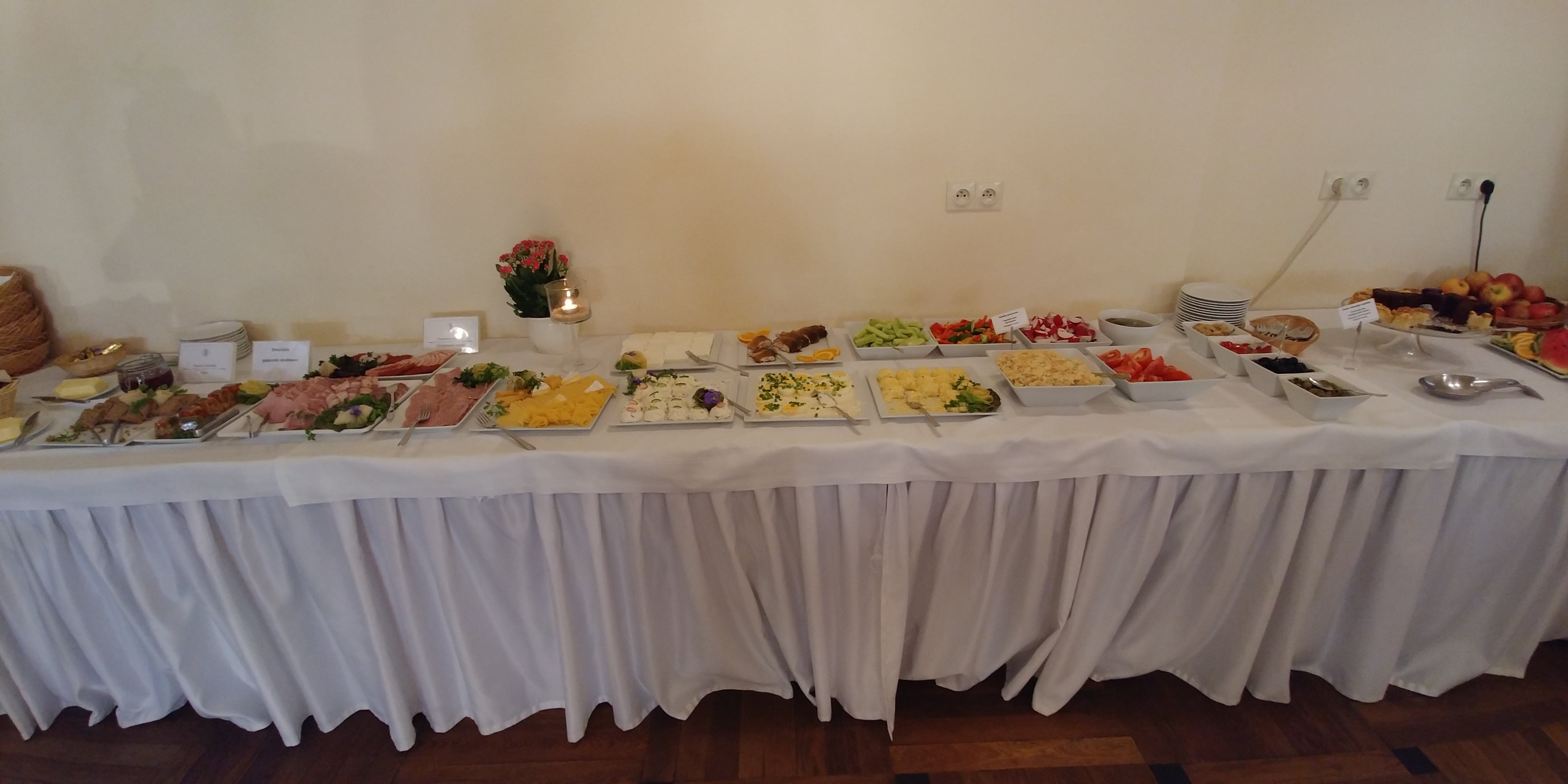Kombornia Manor Hotel & Spa-餐饮