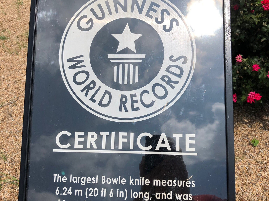 Worlds Largest Bowie Knife-Bowie必去景点