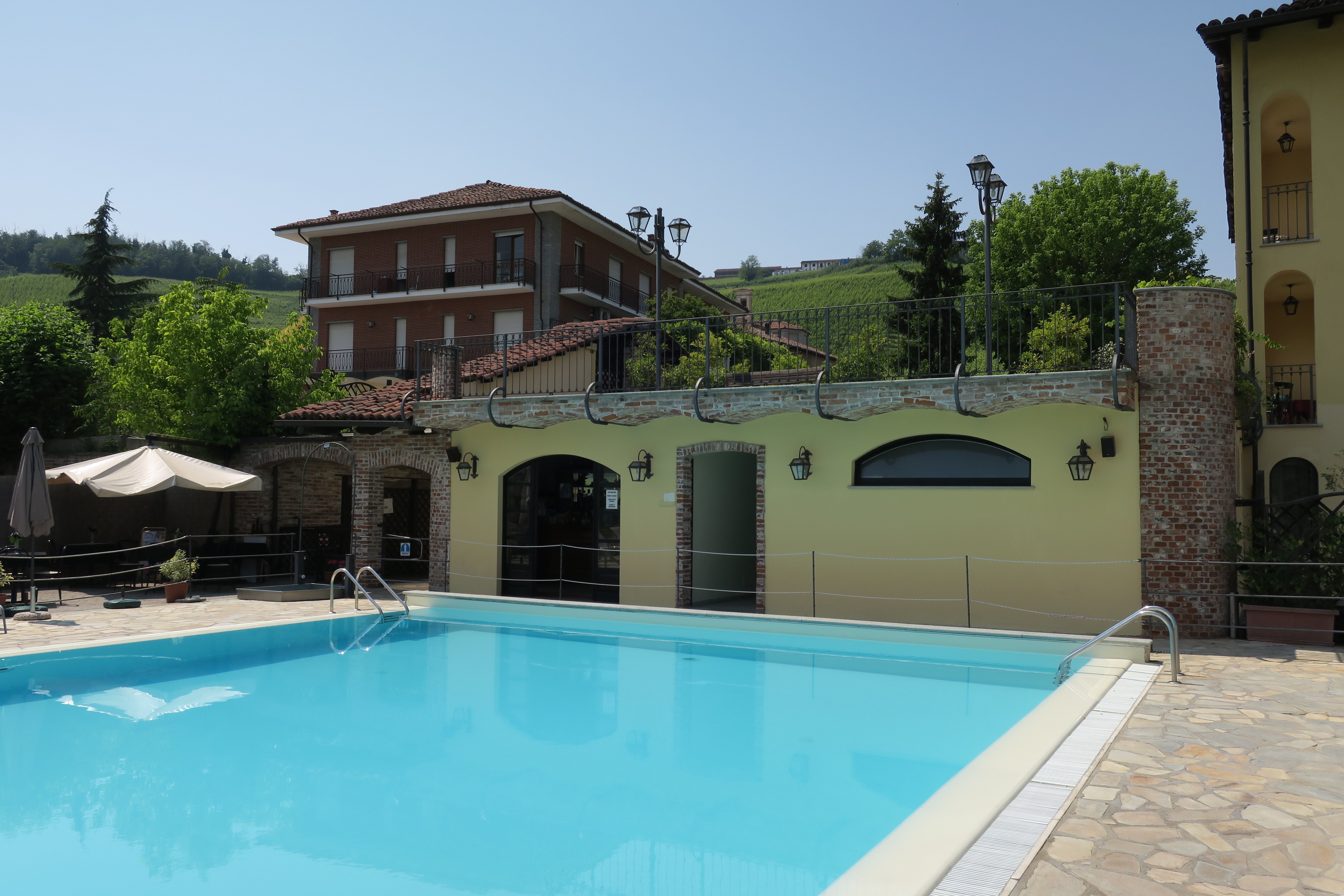 Hotel Barolo-泳池