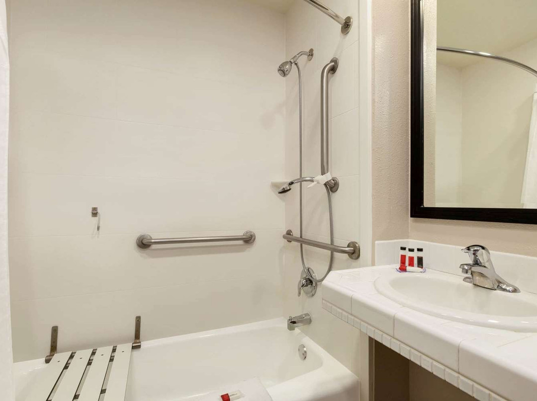 Days Inn by Wyndham Eureka CA主图