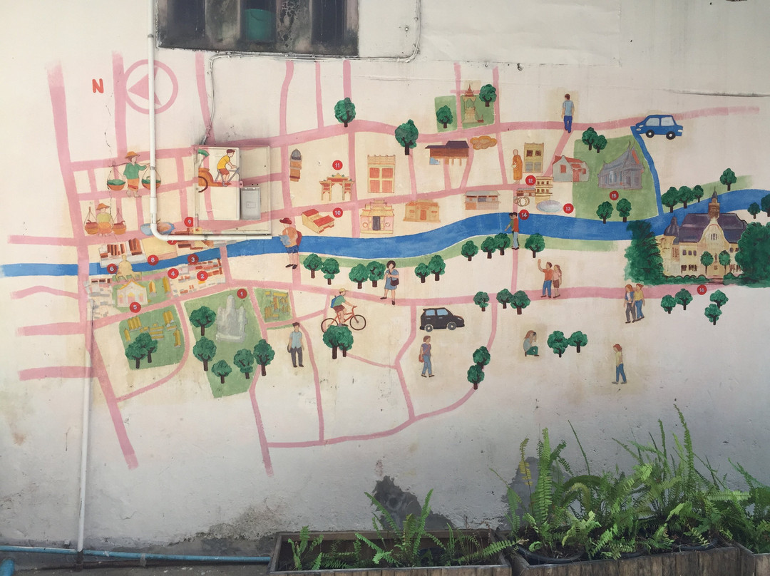 Phetchaburi Provincial City Pillar Shrine景点图片