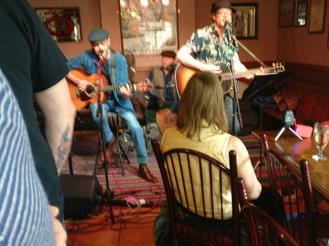 Stanford Arms-洛斯托夫特瓷必去景点