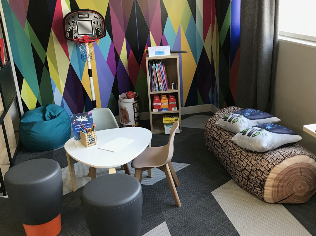 普拉多特勒酒店主图