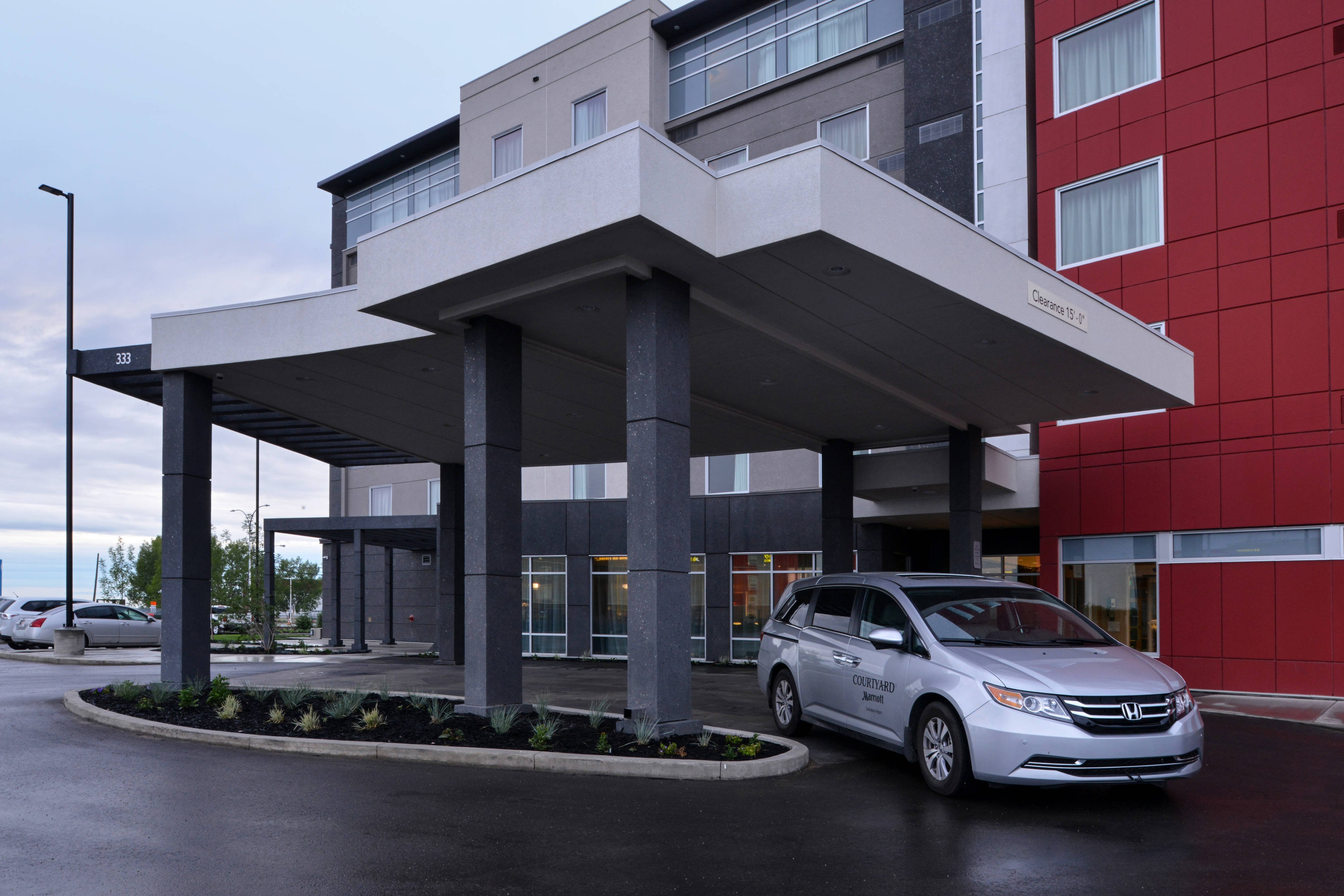 Courtyard Saskatoon Airport-官方