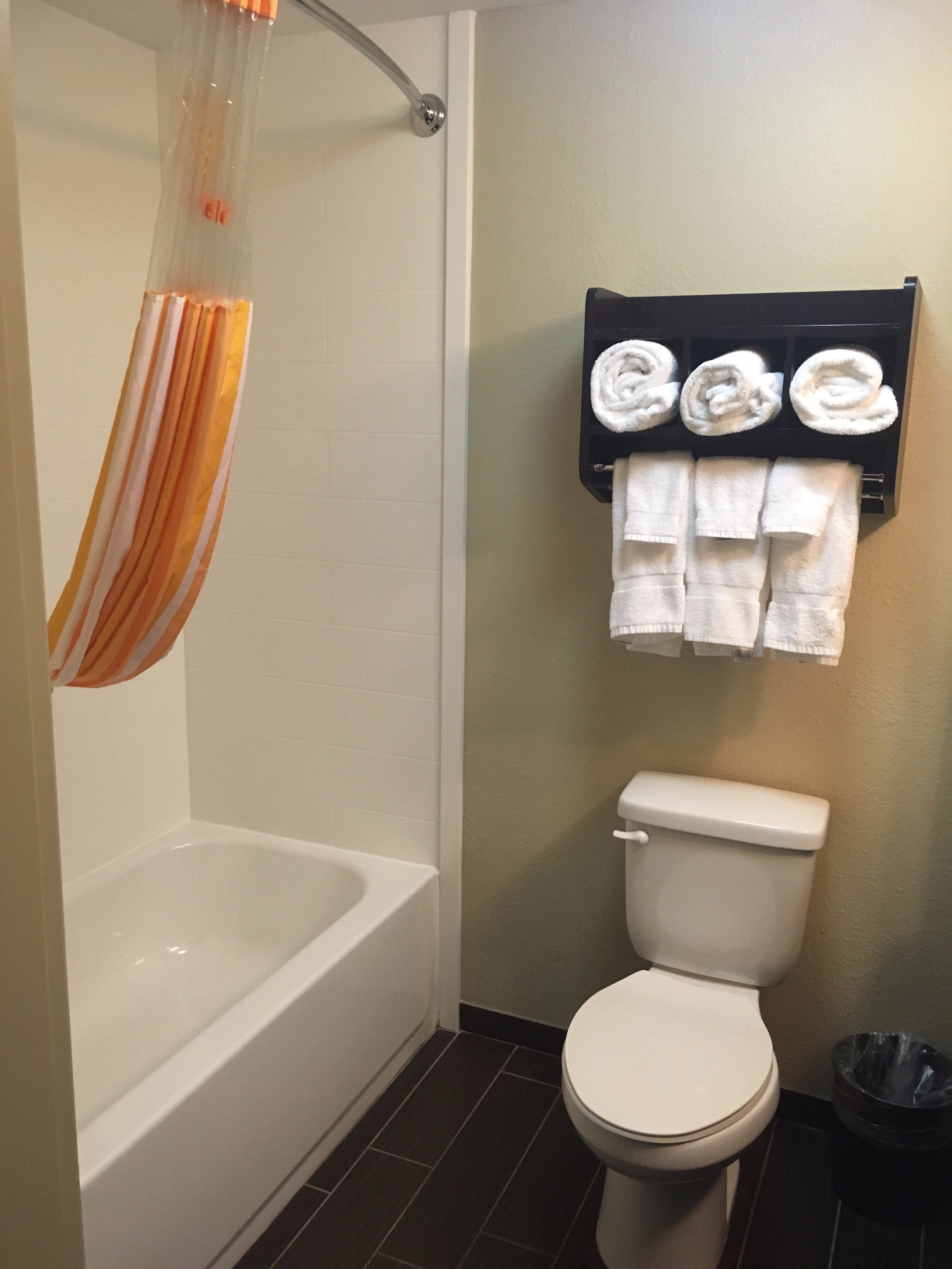 La Quinta By Wyndham Bonita Springs Naples North-浴室