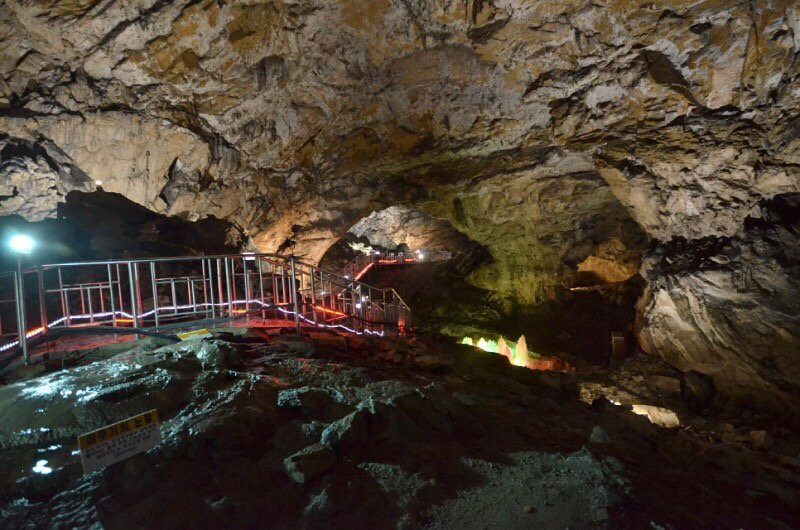 Yongyeon Cave-太白市必去景点