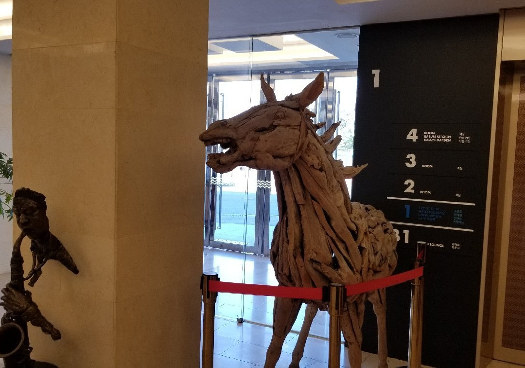 本昵客雅丽水Matthieu酒店主图