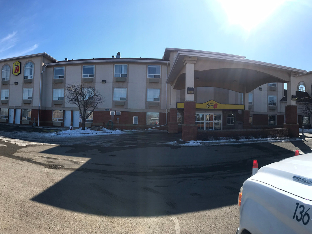 Super 8 by Wyndham High River AB主图