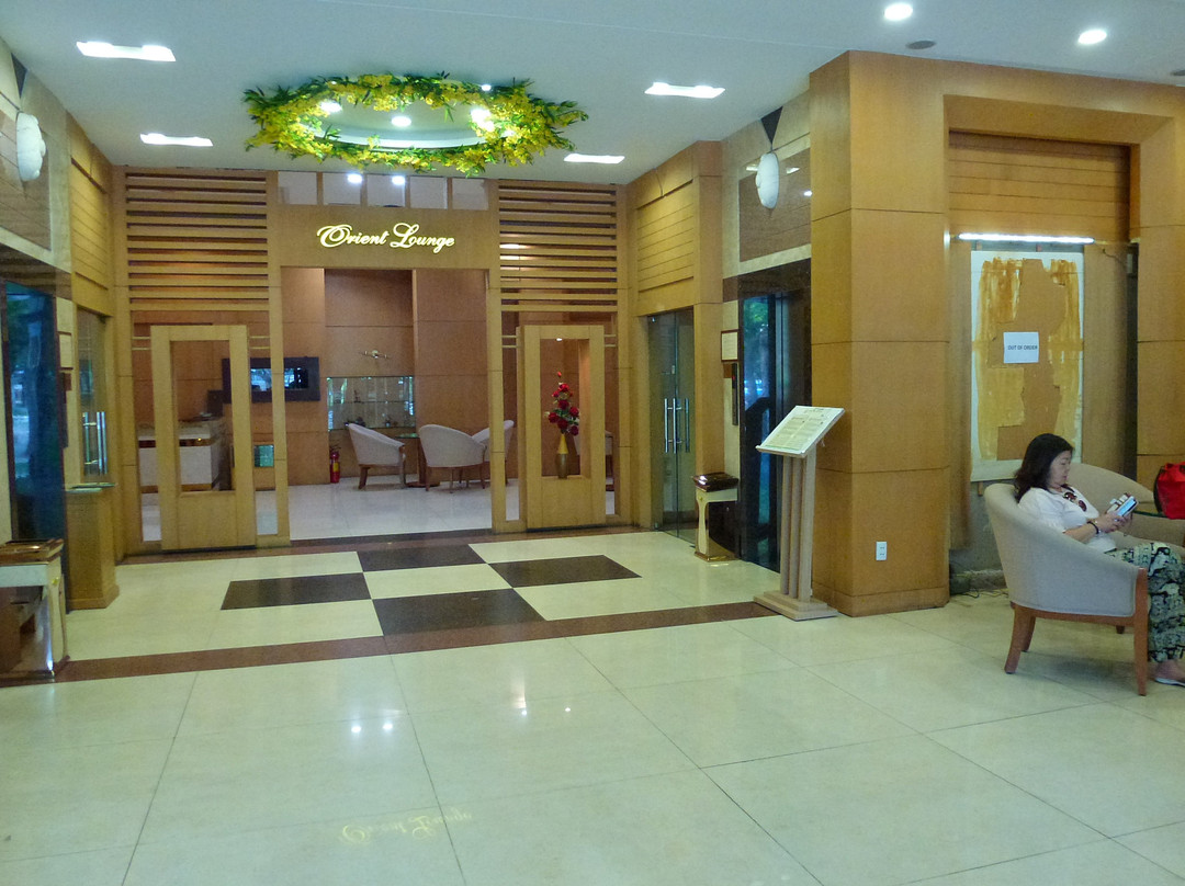 依丽罗斯饭店主图