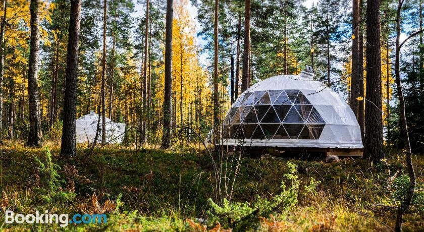 Igloo Glamping LakeLand Camp