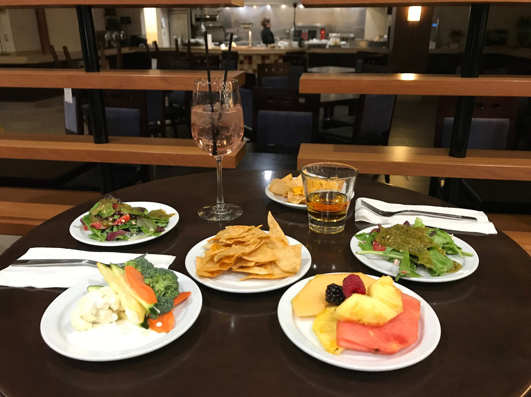 Embassy Suites by Hilton Palmdale主图