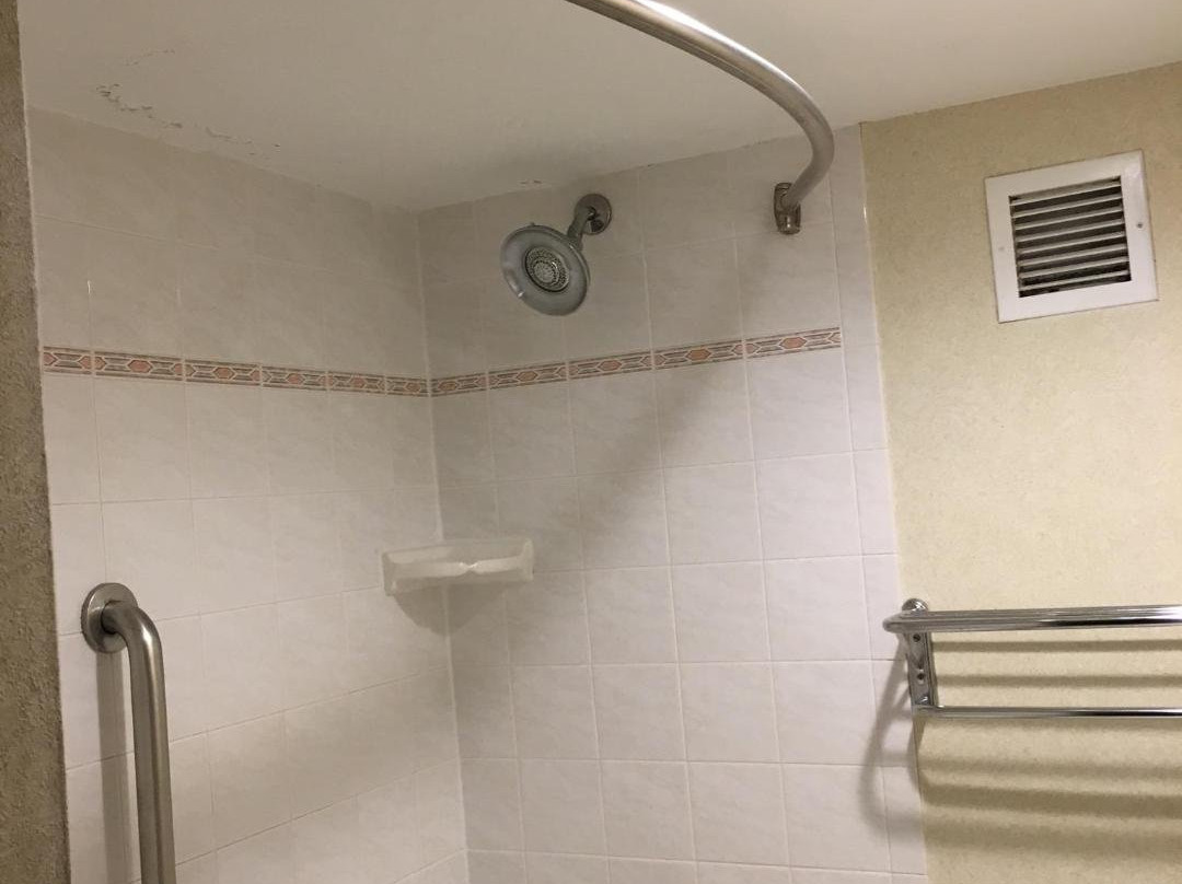 贝斯特韦斯特普勒斯商业街廊旅馆&套房酒店主图