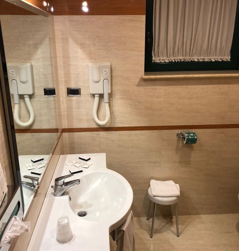 贝斯特韦斯特维泰伯酒店主图
