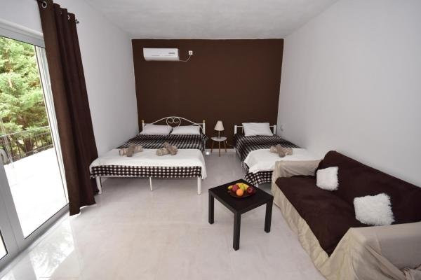 Agnoudas Guest House主图