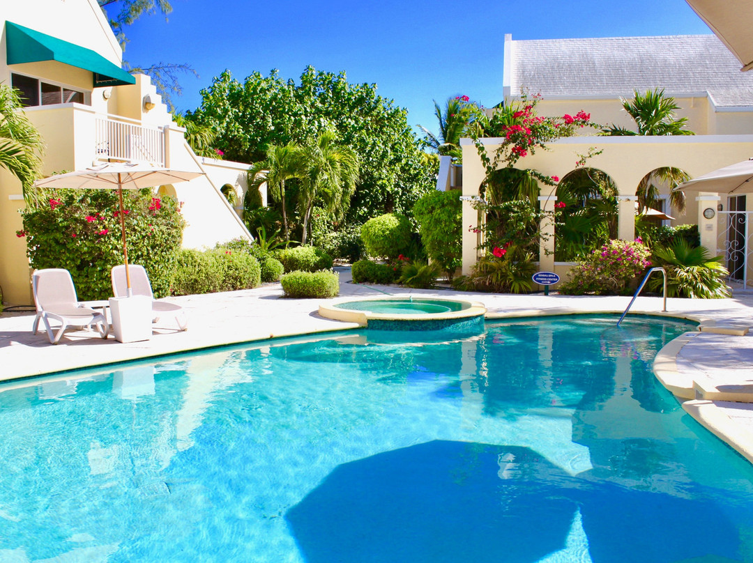 Bungalows at Windsong on the Reef主图