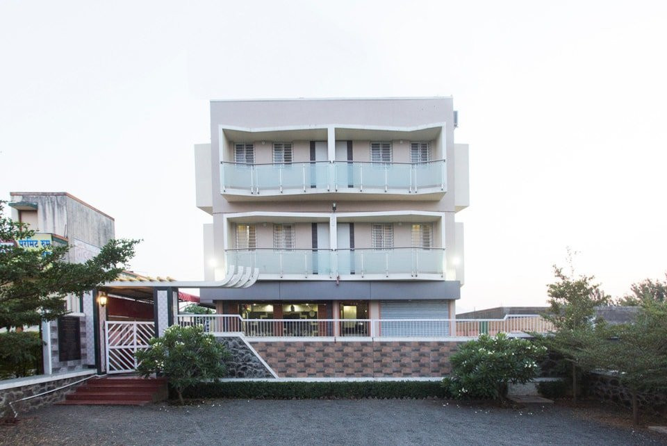 OYO 10078 Hotel Shriniwas Executive